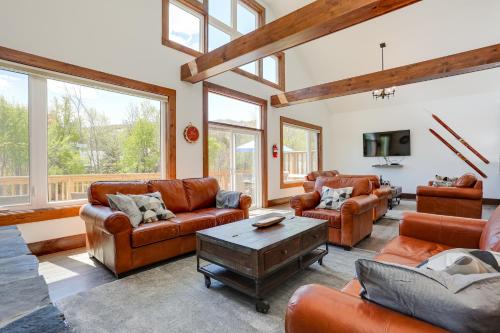 Luxury Mountain Retreat with private hot tub 82958 in Collingwood, Canada