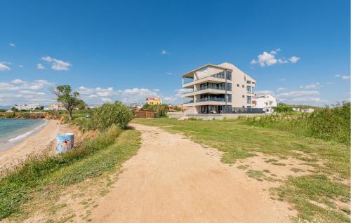 Cozy Apartment In Povljana With Wifi — 5-Star Luxury Hotel in Povljana, Croatia
