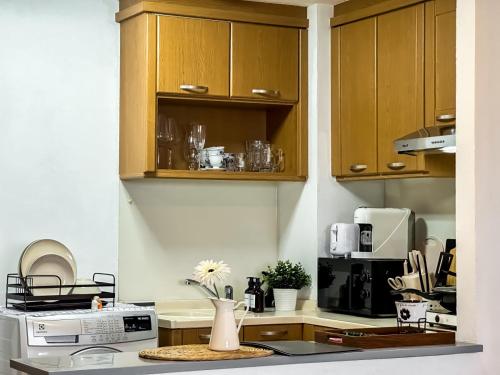 Luxurious 2BR Ultra Fast Wifi Phrom Phong — 4-Star Luxury Hotel in Bangkok, Thailand