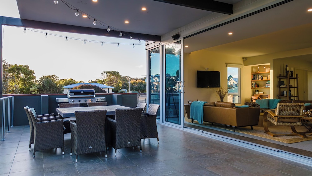 Burraneer Freycinet Holiday Houses in Coles Bay, Australia