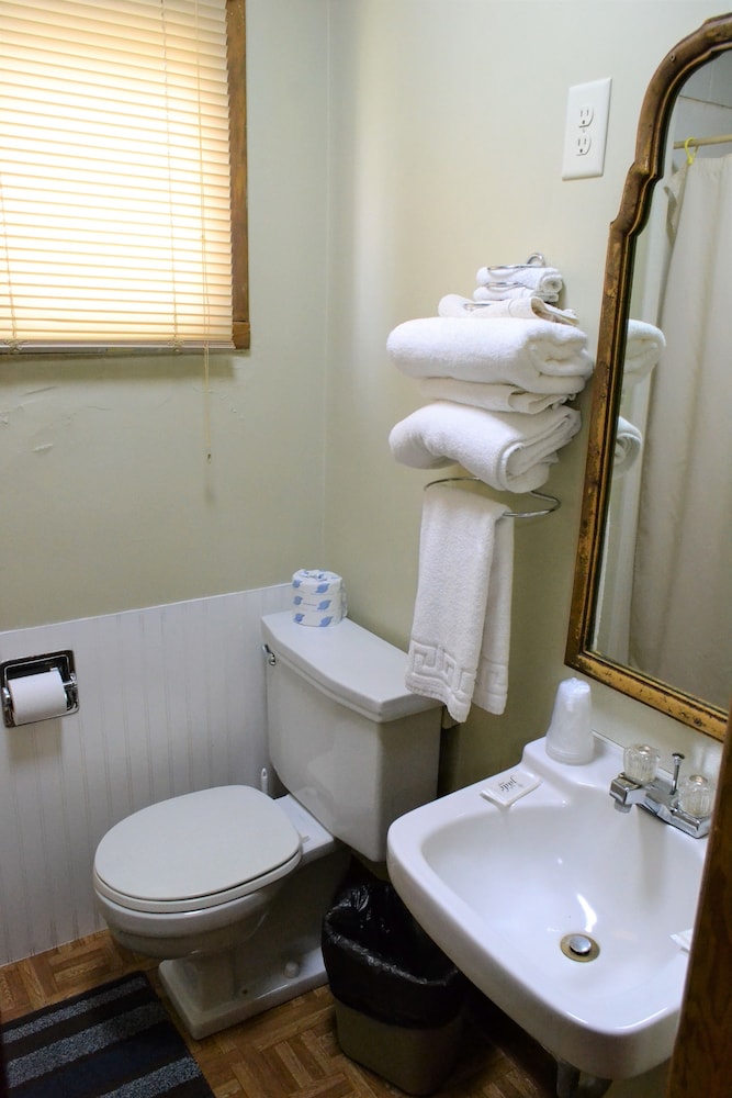 Innkeeper Motel - photo 49