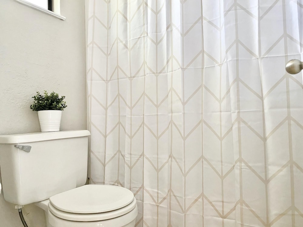 DT Reno Modern Home Private Patio Workspace