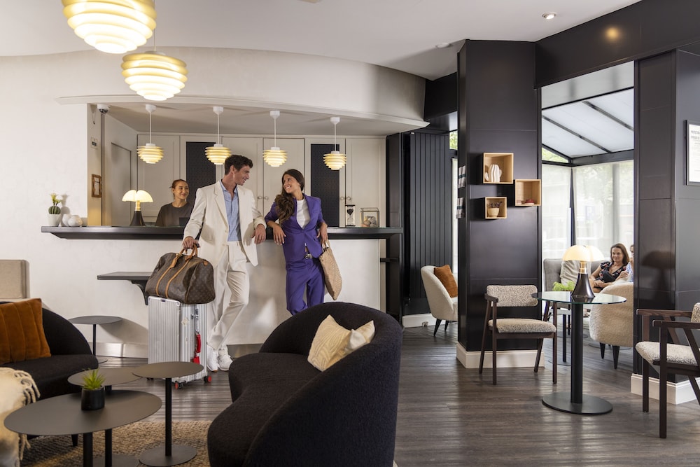 Plaza Etoile - last minute hotel in Paris