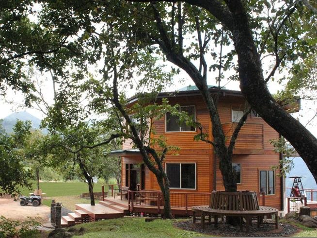 Gadadessa Resort - carbon neutral hotel in Kandy