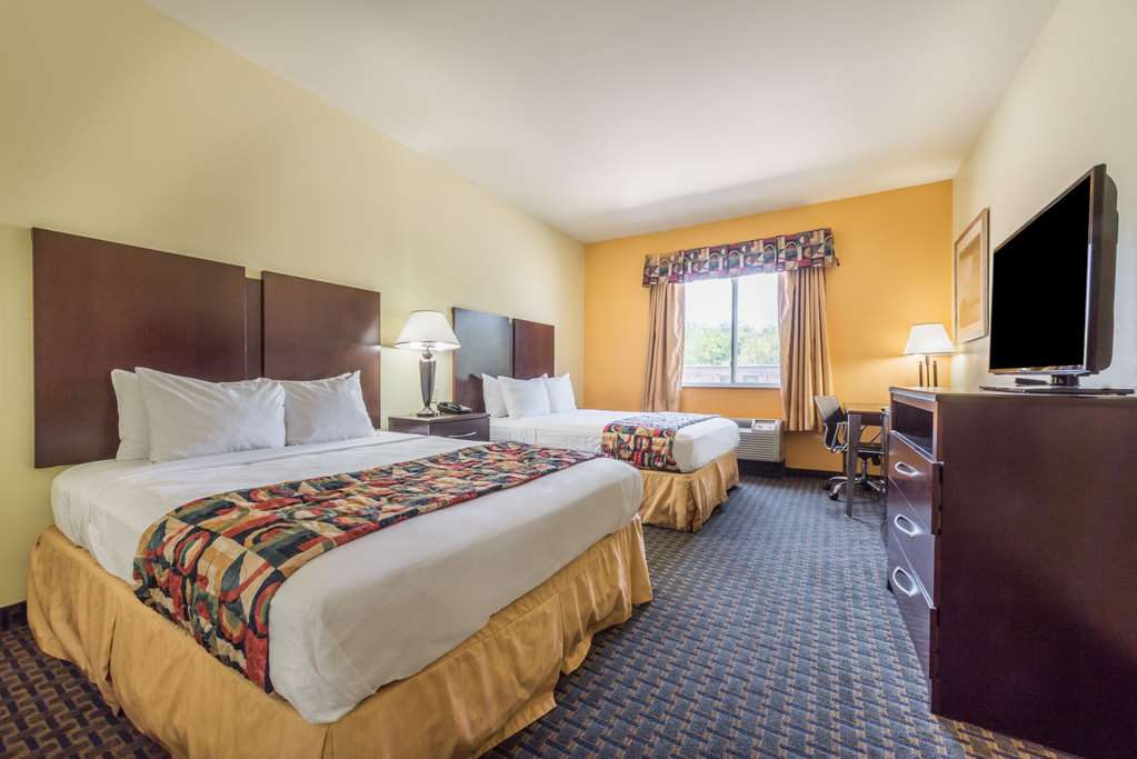 Days Inn & Suites by Wyndham Cleburne TX - photo 6