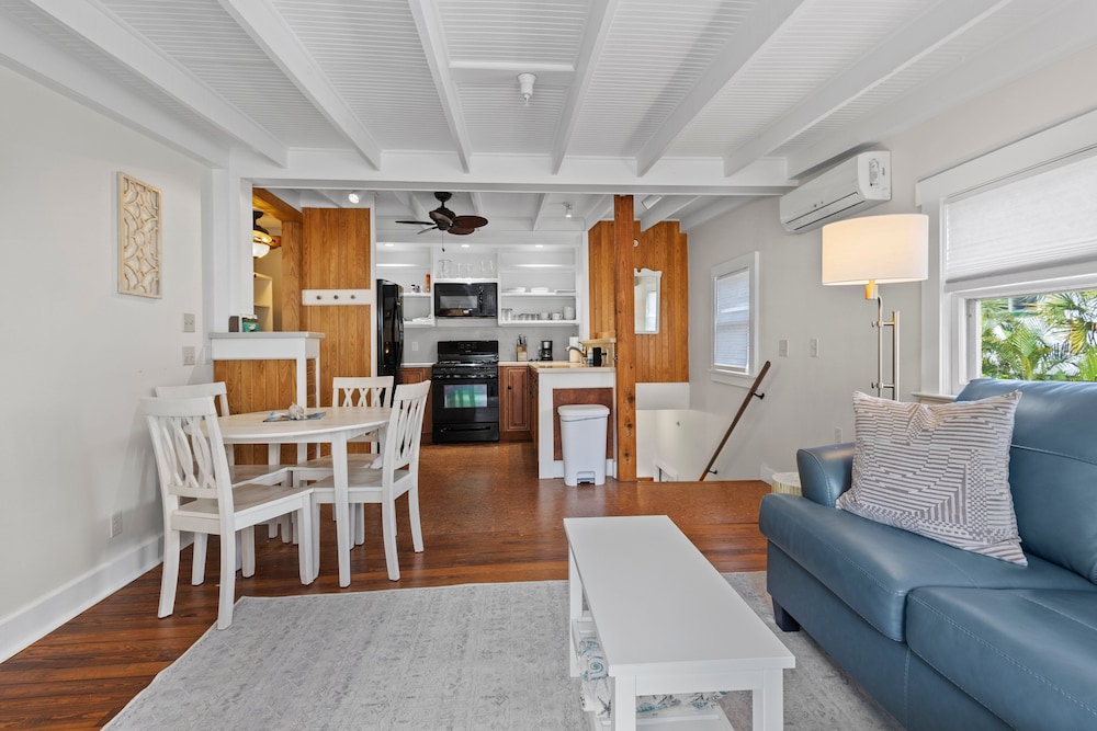 The Old Apartment — 4-Star Luxury Hotel in Fort Pierce, United States