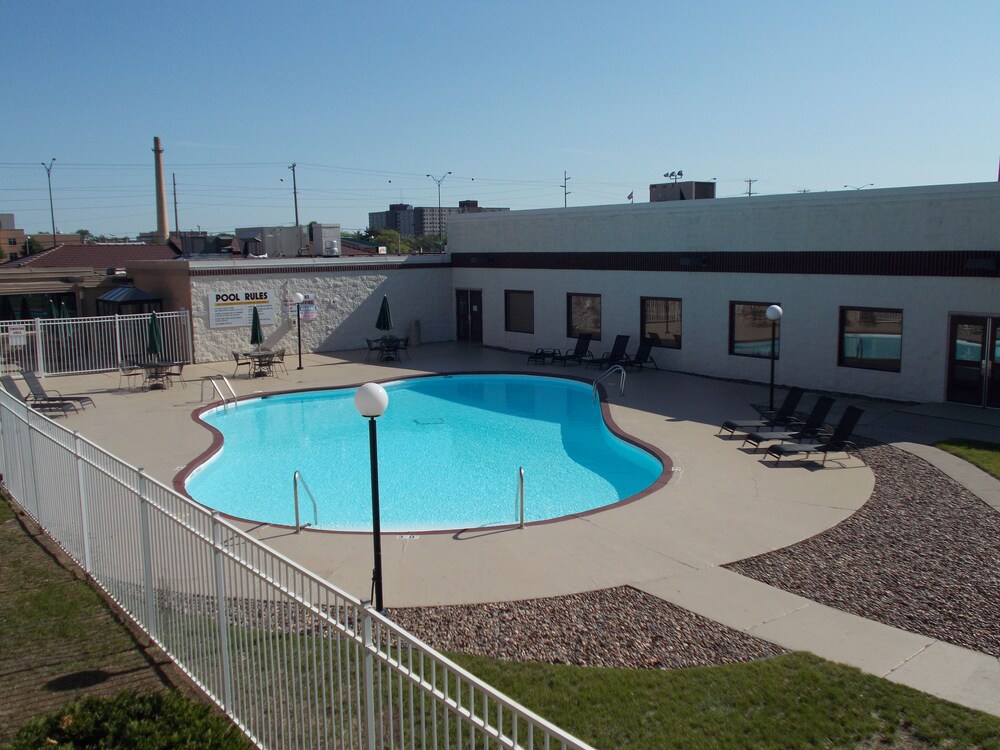 Americas Best Value Inn Campus View - photo 28