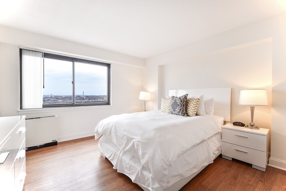 Global Luxury Suites At Emerson Place - photo 10