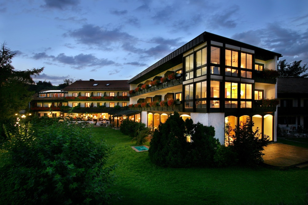 Vitalhotel Die Mittelburg - carbon neutral hotel in Fuessen