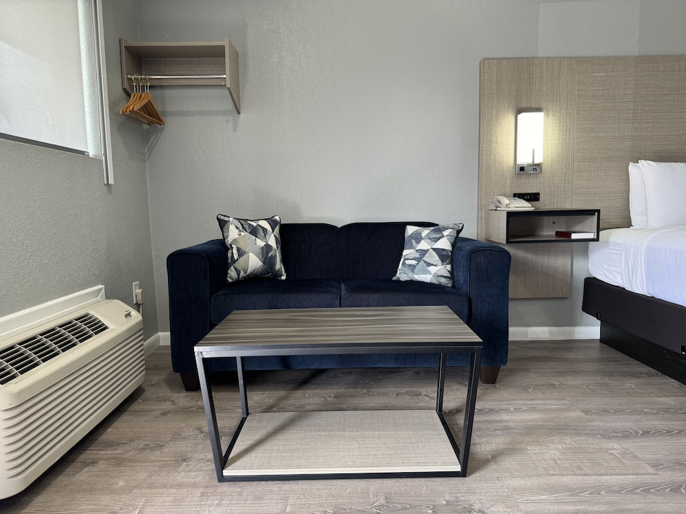 Copper Manor Motel - photo 20