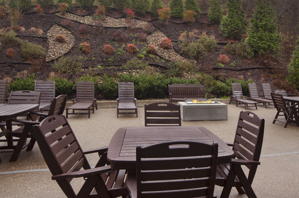 Hampton Inn Charleston Southridge - photo 48
