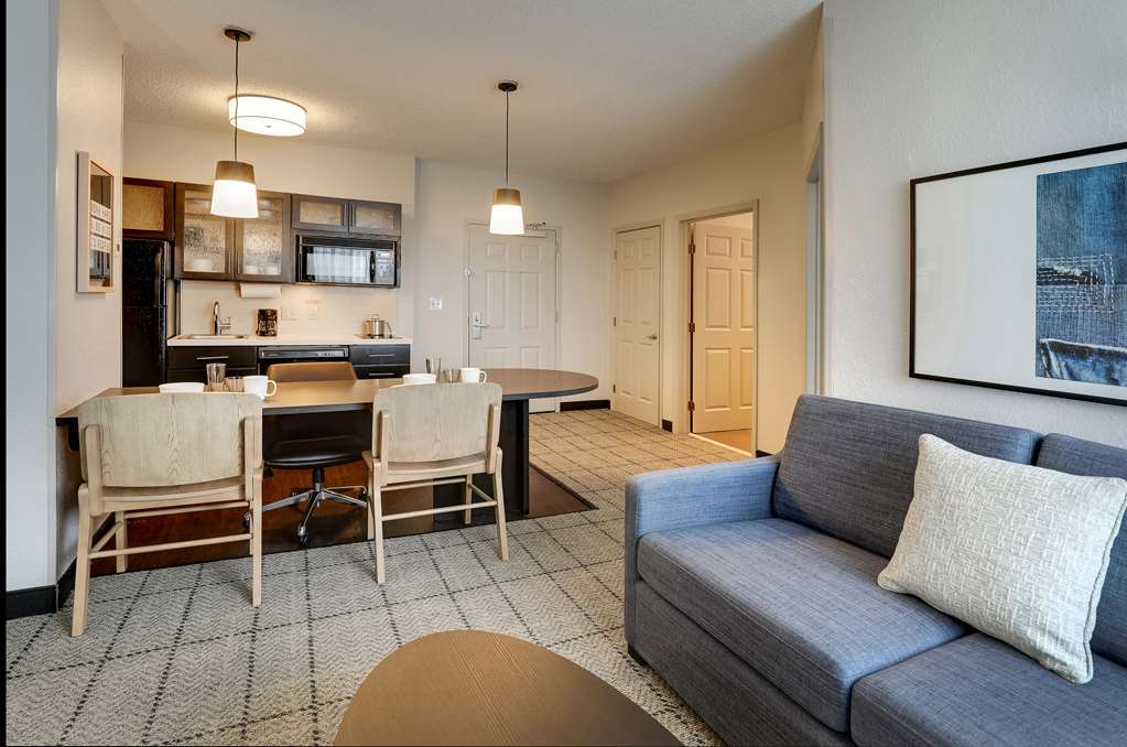 Sonesta Simply Suites Miami Airport Doral - photo 37