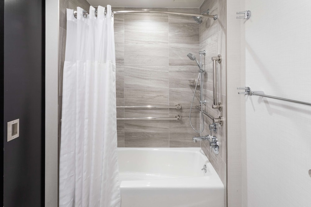 Doubletree by Hilton New York Times Square South - photo 15