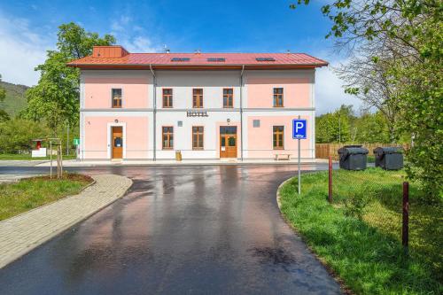 Hotel Nádraží pet-friendly hotel Horni Jiretin