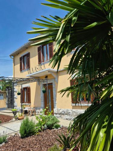 Vila Astra — 4-Star Luxury Hotel in Matulji, Croatia