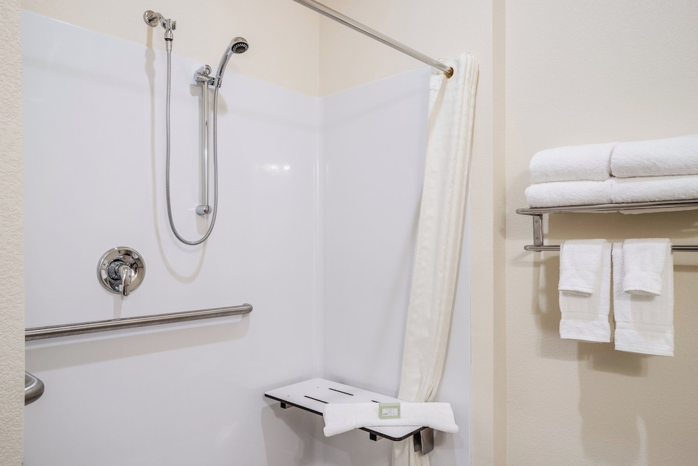 Cobblestone Hotel & Suites Newport - photo 38