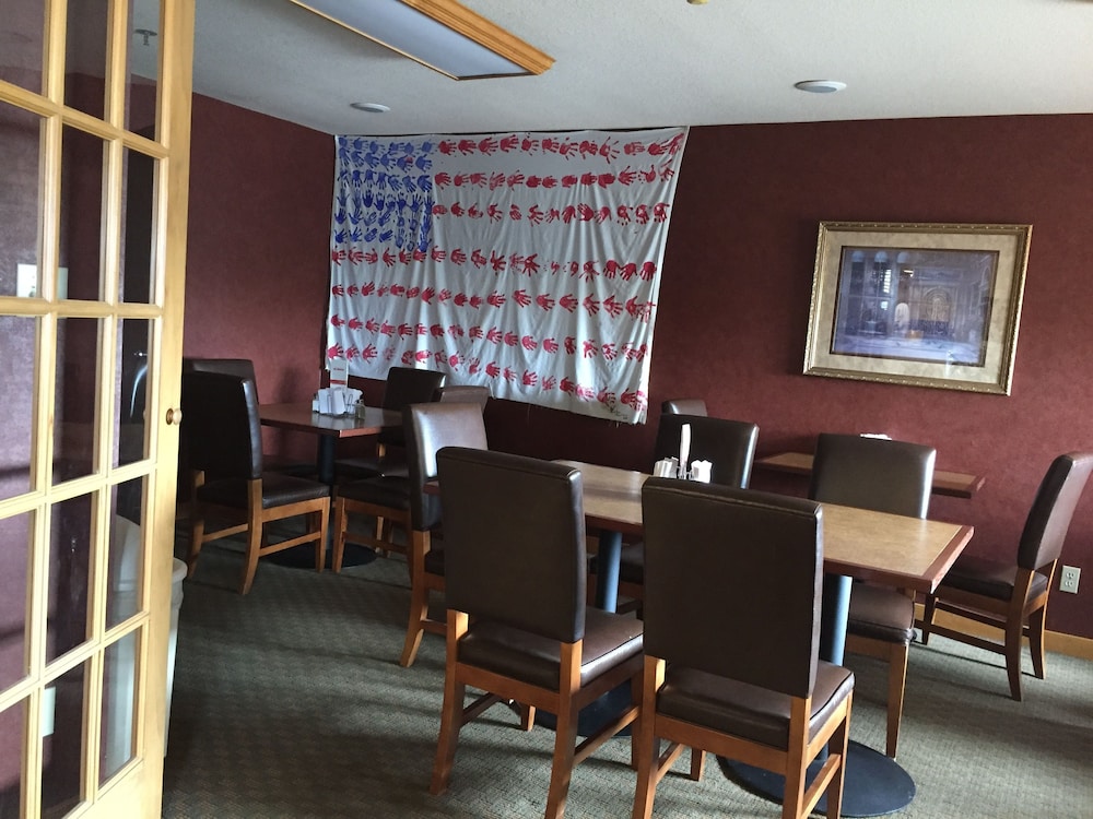 Super 8 by Wyndham Cuba - photo 5