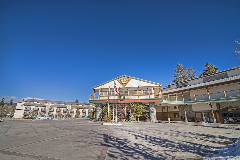 Holiday Inn Resort The Lodge At Big Bear Lake by IHG - photo 77