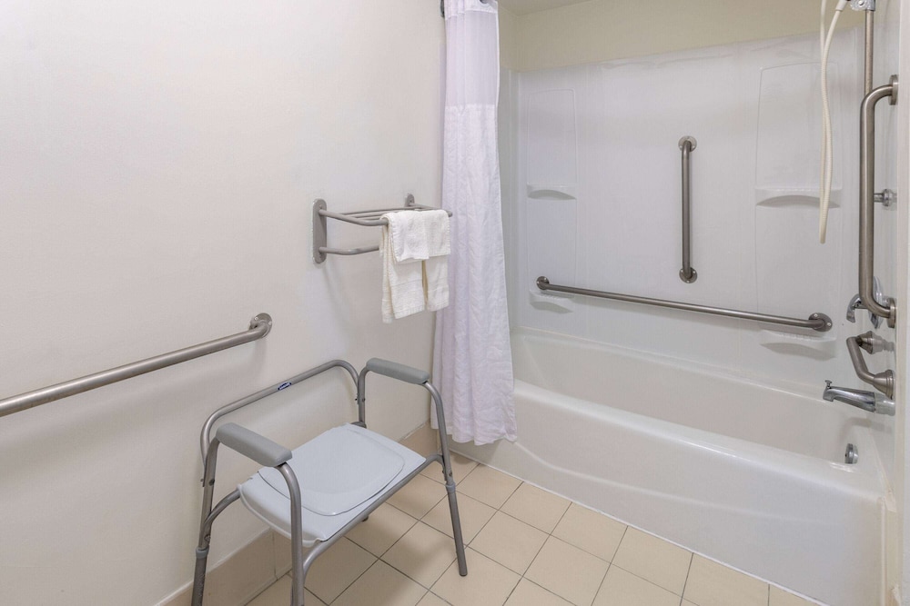 Studio 6 Suites Jacksonville NC - photo 26