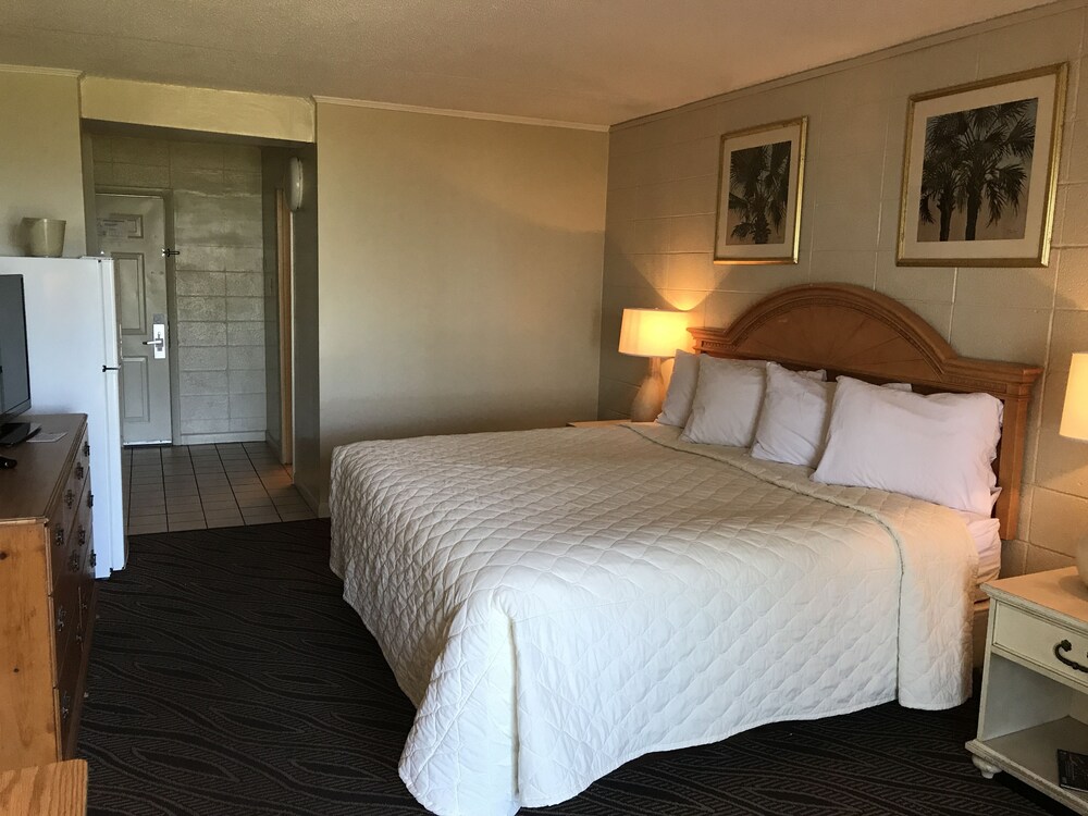 Admiral Motor Inn - photo 19
