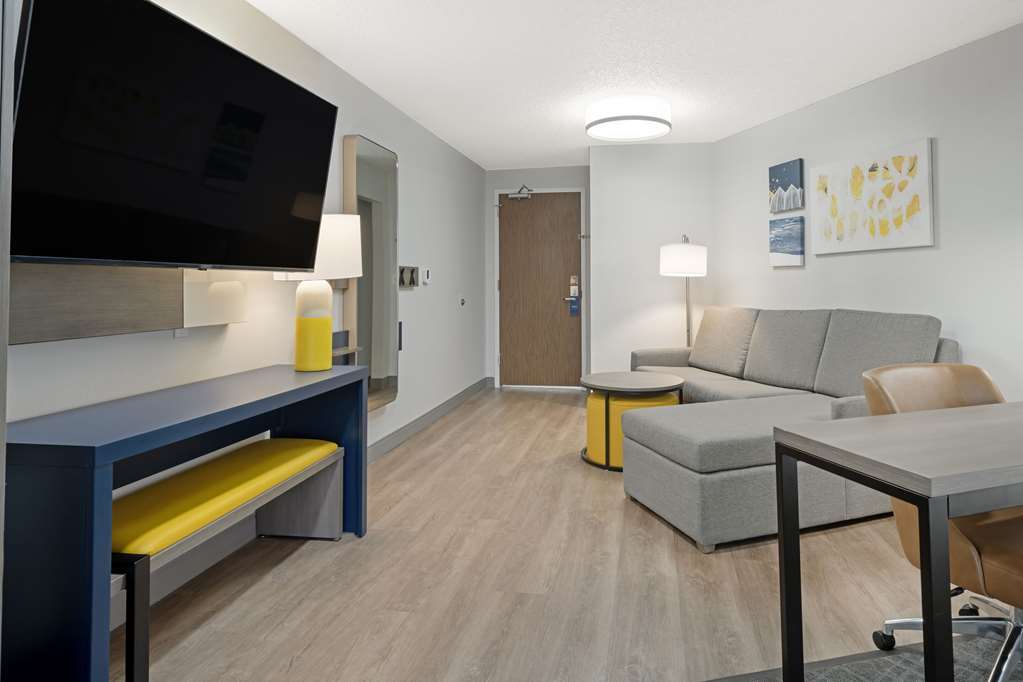 Comfort Suites Idaho Falls - photo 9
