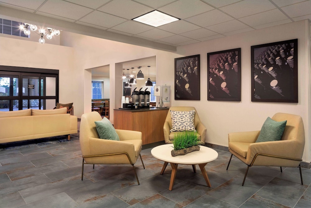Fairfield Inn & Suites by Marriott Napa American Canyon - photo 19
