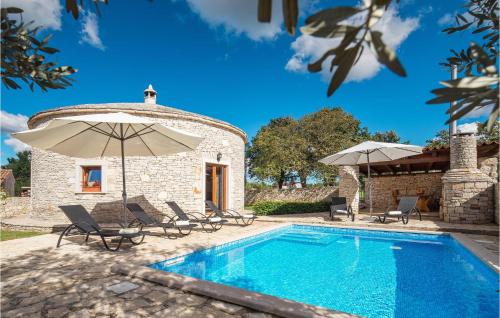 Holiday Home Skicini With Fireplace 04 — 4-Star Luxury Hotel in Svetvincenat, Croatia