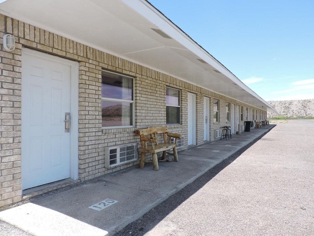Riata Inn - photo 16