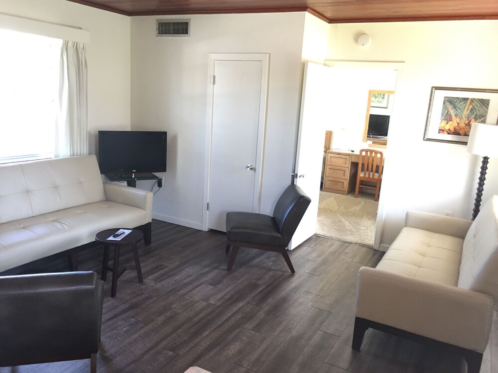 Surf Studio Beach Resort - photo 30