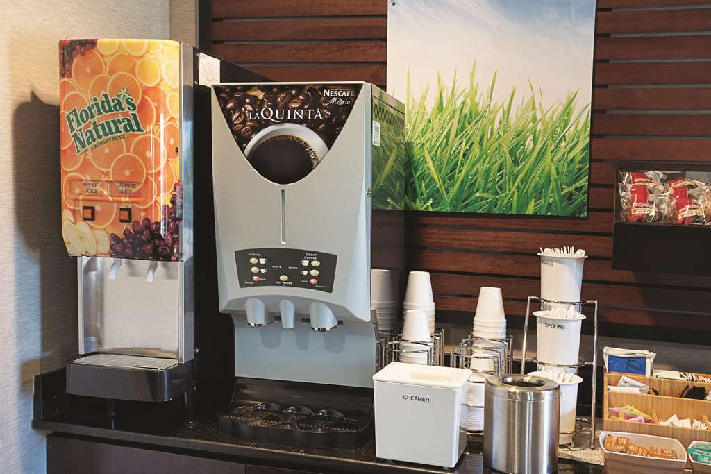 La Quinta Inn & Suites by Wyndham Baton Rouge Siegen Lane - photo 45