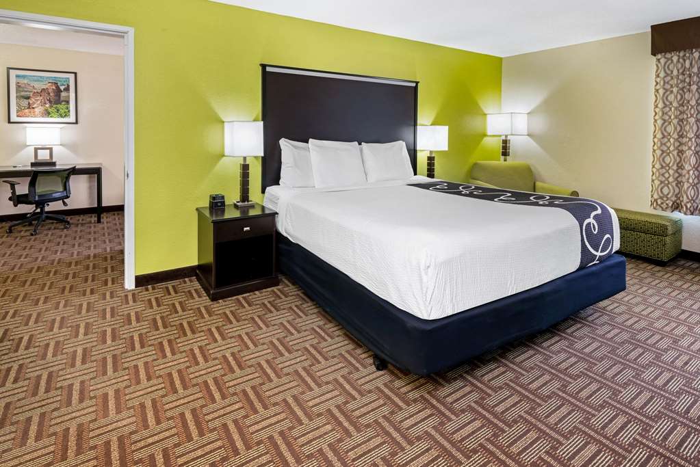 La Quinta Inn & Suites by Wyndham Fruita - photo 33