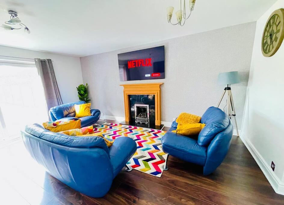 Mayfair Place Cosy 3 Bedroom House with Free Parking — 4-Star Luxury Hotel in Birmingham, United Kingdom