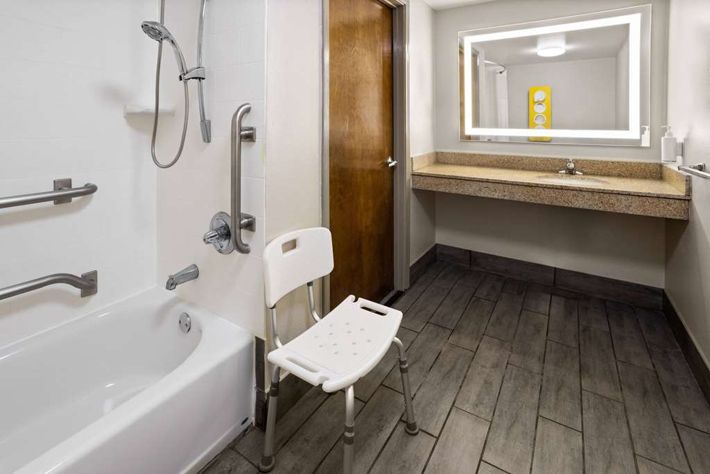 Days Inn by Wyndham Acworth - photo 25