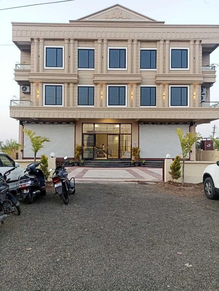 Hotel Prakhyat — Maheshwar