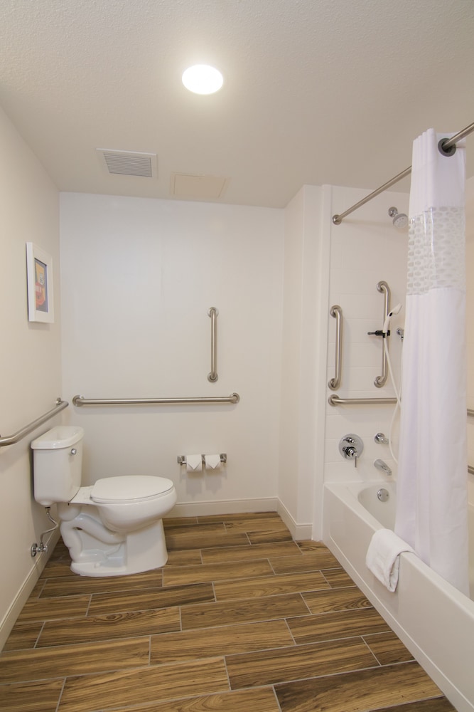Hampton Inn & Suites Tulsa Downtown - photo 20