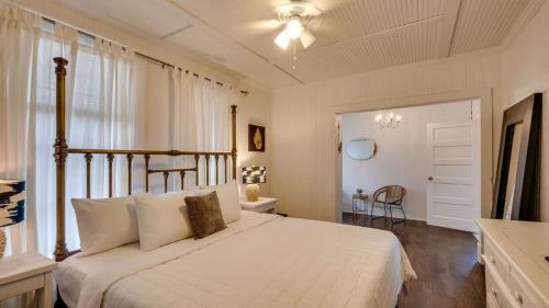 Steps to the Beach Flamingle in Fushia Unit A — 4-Star Luxury Hotel in Tybee Island, United States