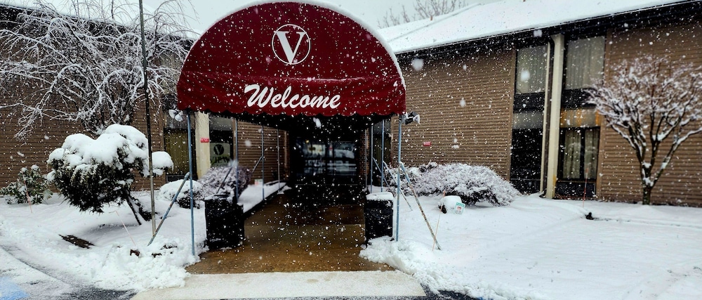 The View Inn & Suites - photo 39