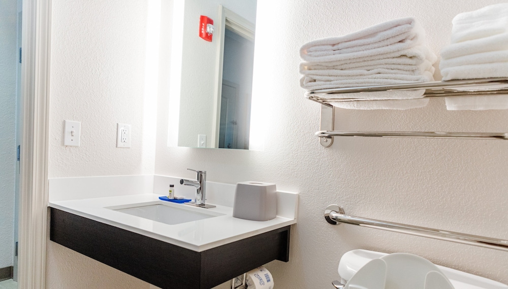 Holiday Inn Express Greenville by IHG - photo 35