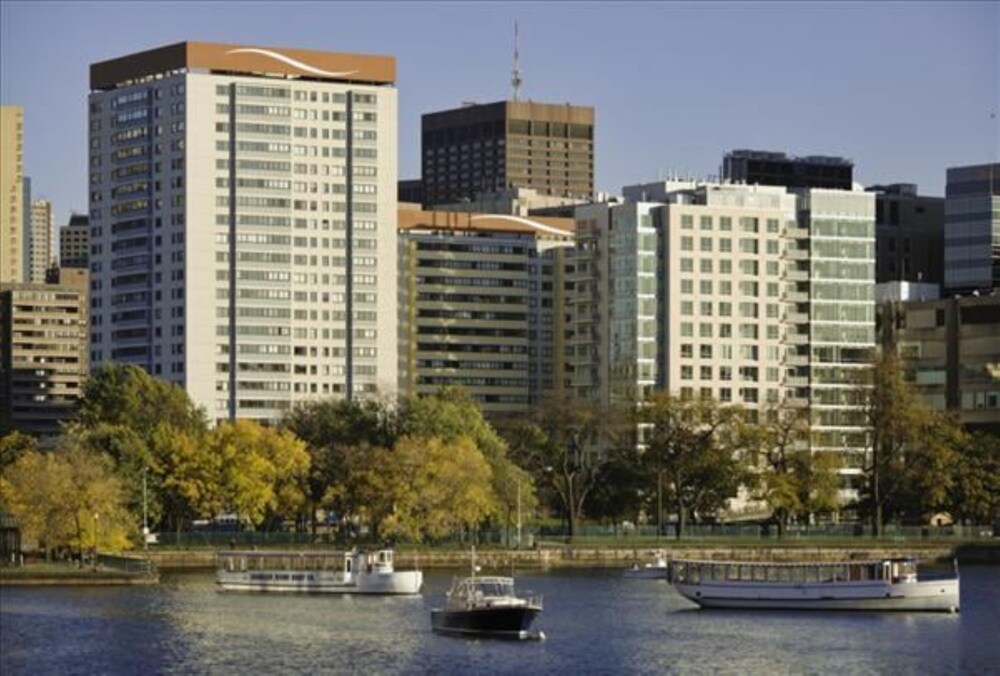 Global Luxury Suites At Emerson Place - photo 38
