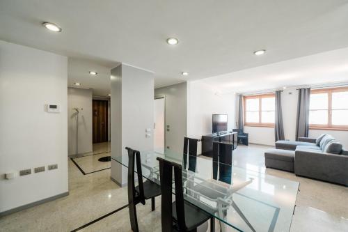 P&P Luxury Apartment — 4-Star Luxury Hotel in Bergamo, Italy