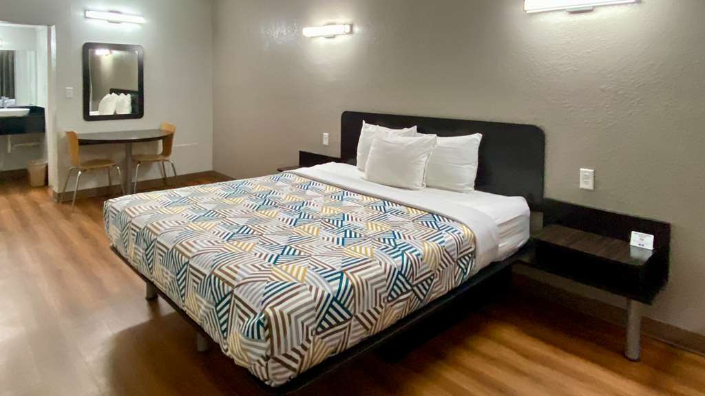 Motel 6 Huntington WV - photo 14