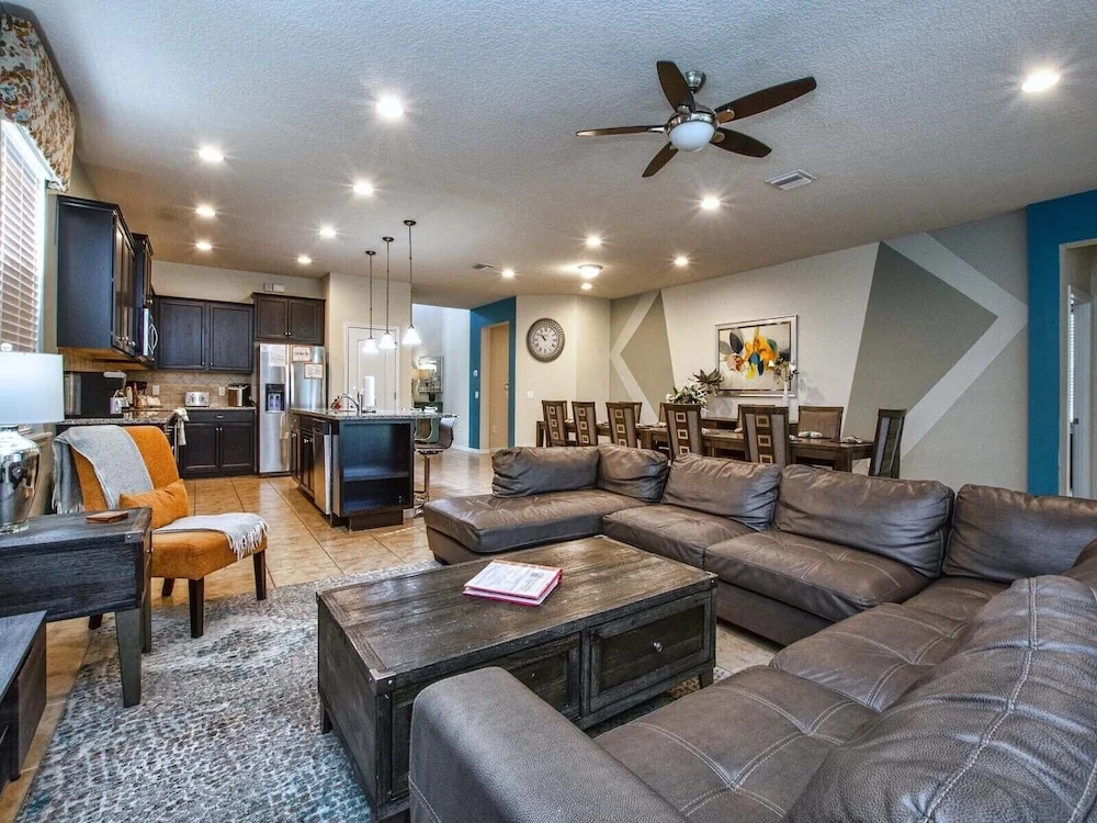 Spacious 8BR Villa w Pool & Resort Amenities - photo 22