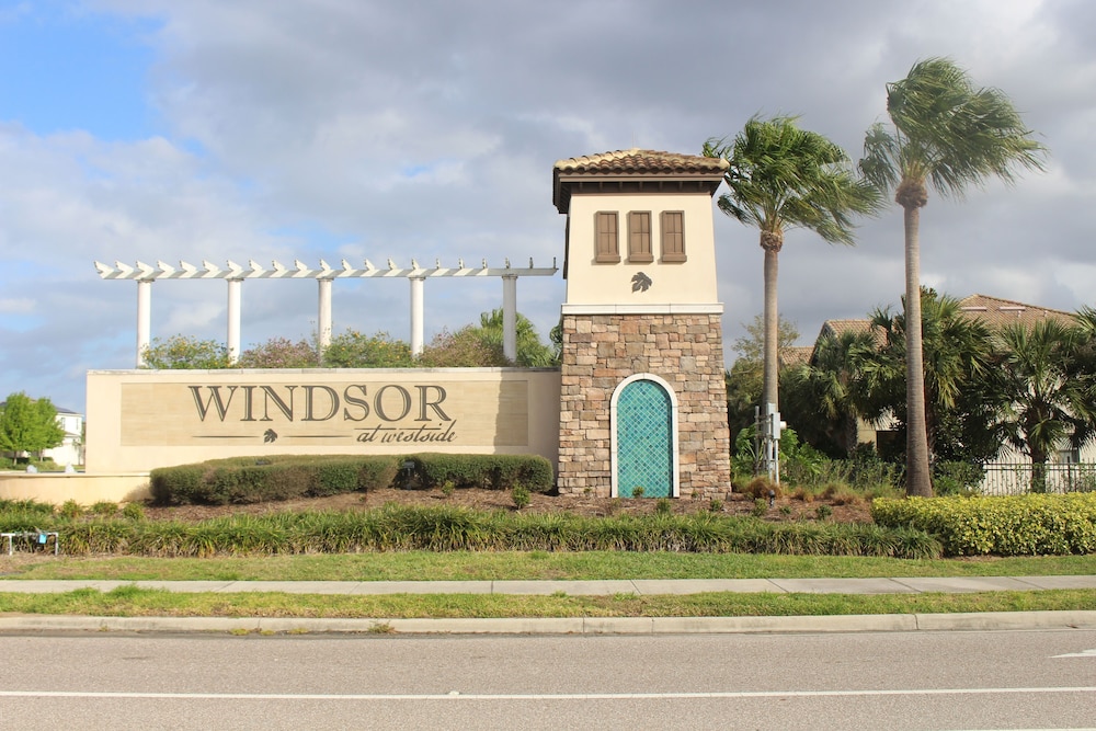 New Upscale 8BR Kissimmee Retreat with Private Pool Spa & Resort Amenities 7 Mi to Disney - photo 55