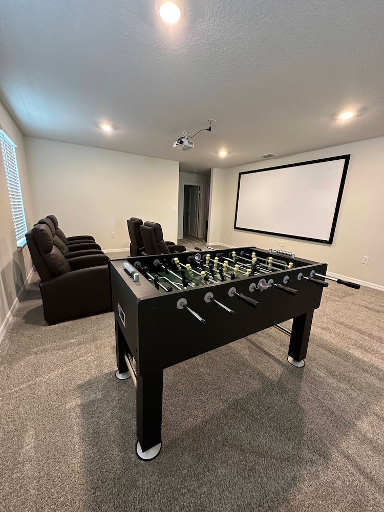 Brand New Windsorcay 6Bd Pool Cinema in Clermont, United States