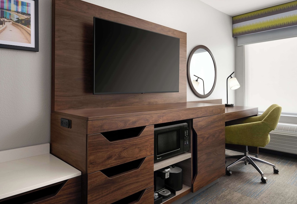 Hampton Inn San Diego Del Mar - photo 7