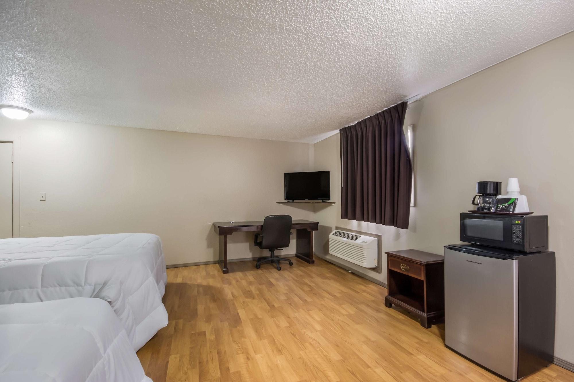 Americas Best Value Inn Woodward at 8th St - photo 11
