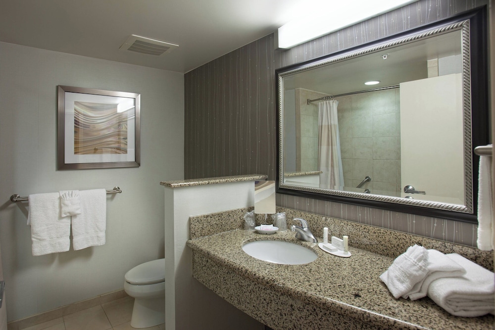 Courtyard by Marriott Fayetteville - photo 10
