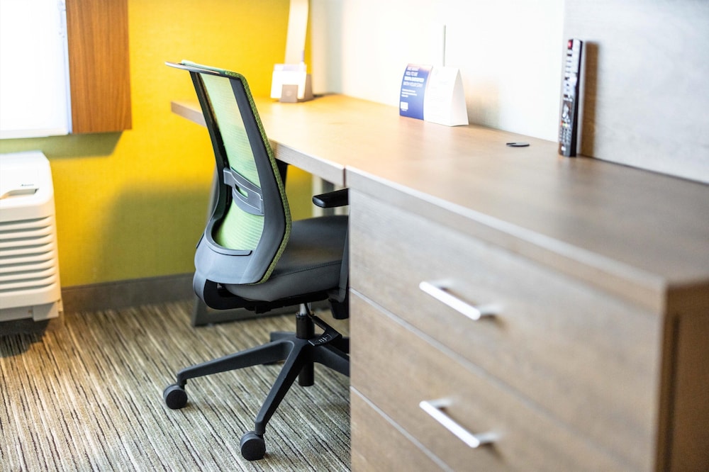 Holiday Inn Express & Suites San Jose Silicon Valley - photo 24