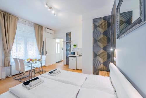 PARKING AC WIFI 2 room apartment in the center — 4-Star Luxury Hotel in Budapest, Hungary
