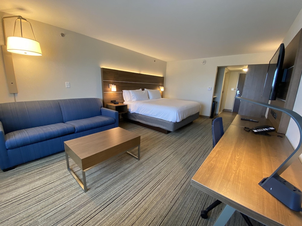 Holiday Inn Express Boston by IHG - photo 32